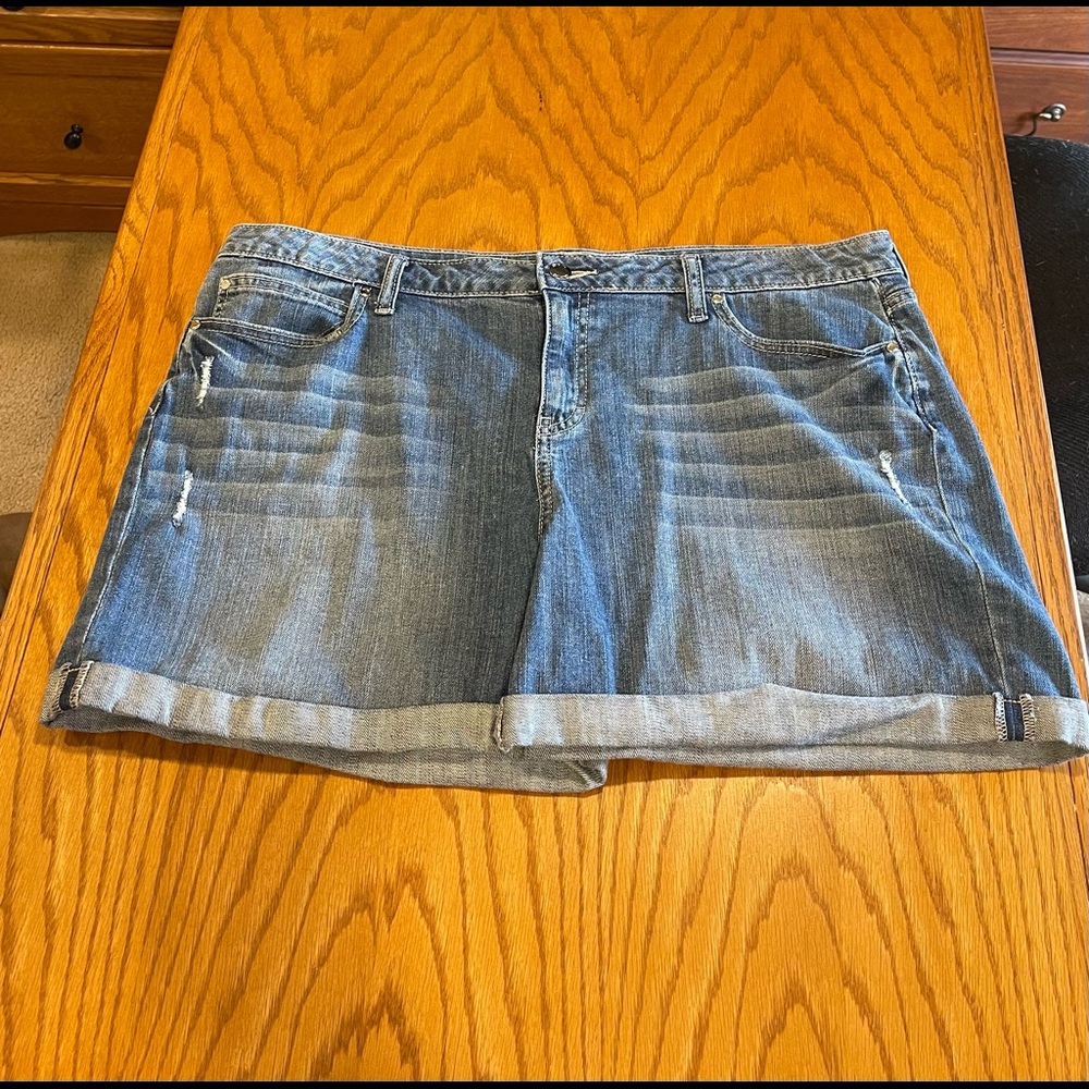 Jennifer Lopez “boyfriend” shorts - 16